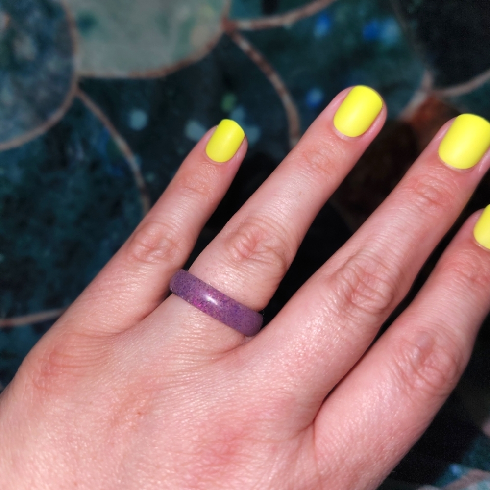 Silicone Ring with burgundy sparkles